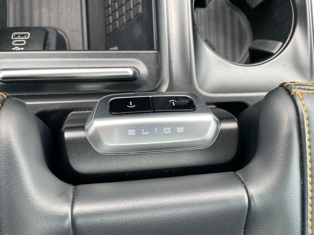 Used 2025 Gray Ford Tremor image 15