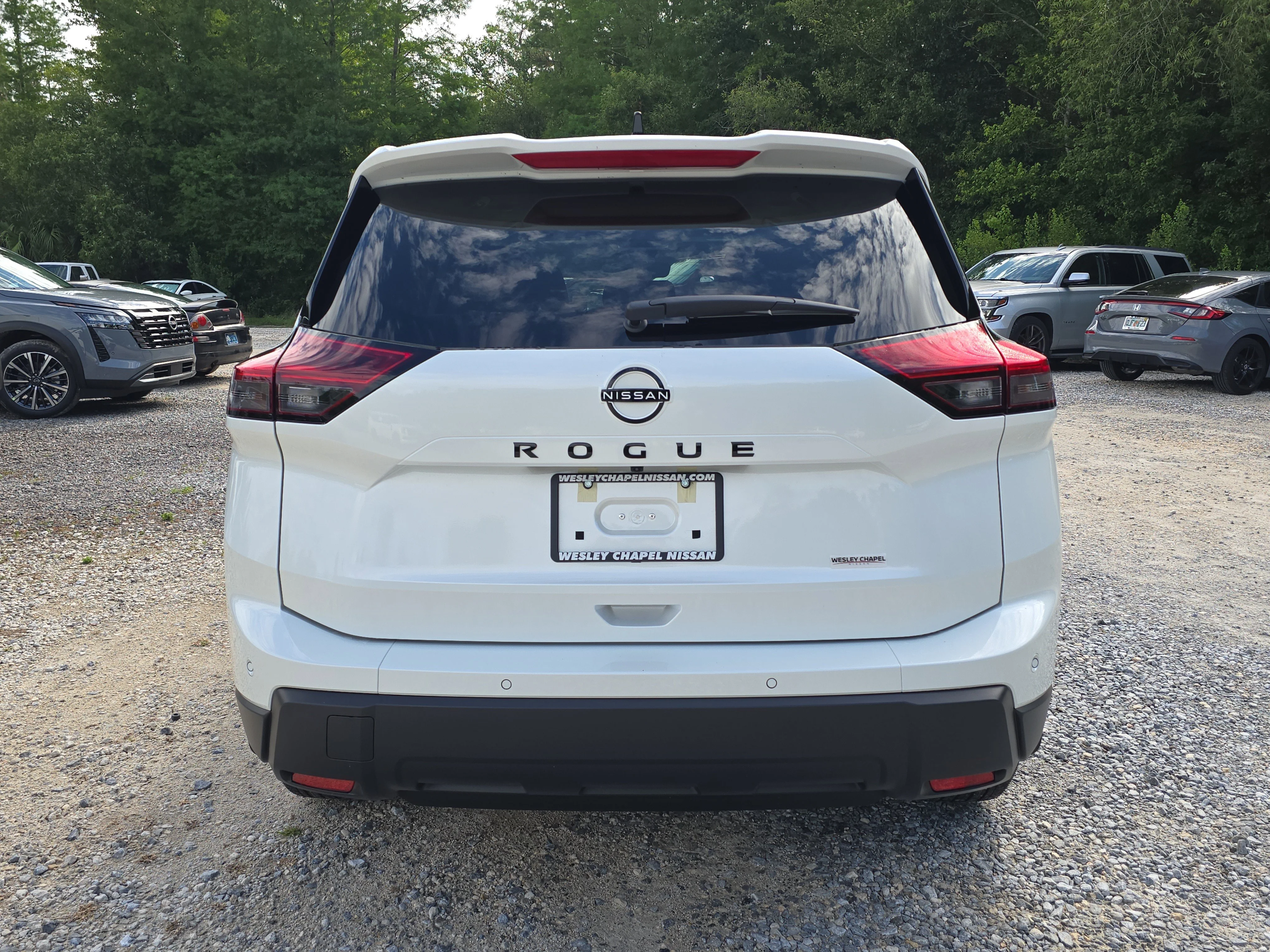 New 2026 Everest White Pearl TriCoat Nissan Dark Armor™ image 7
