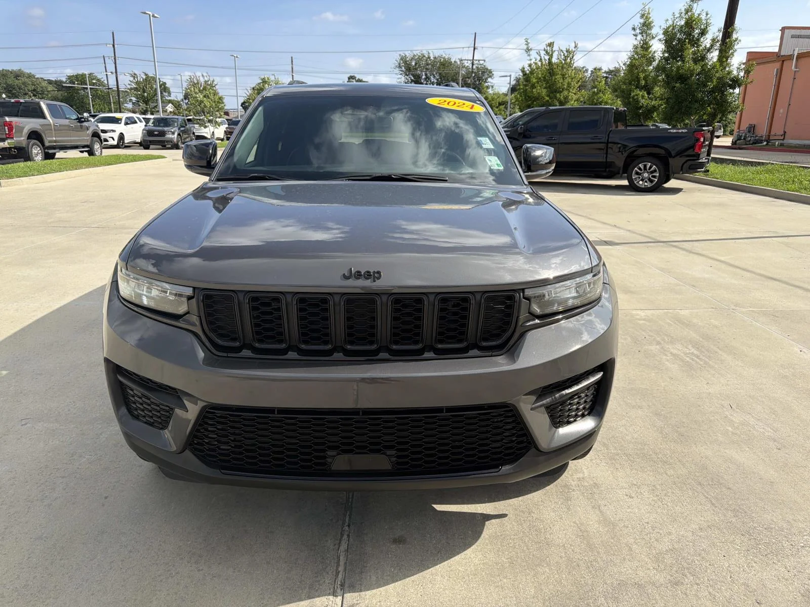 Used 2024 Gray Jeep Altitude X 4x2 image 2