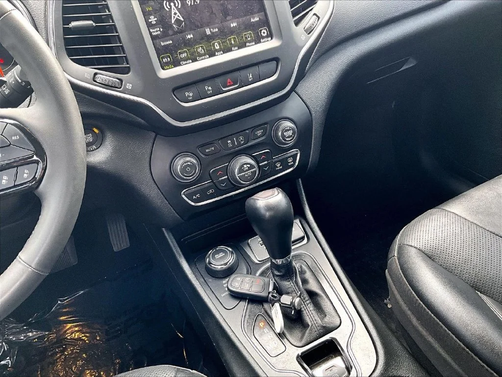 Used 2023 Black Jeep Altitude image 33