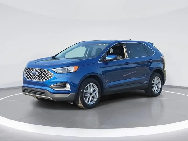 Used 2024 Blue Ford SEL image 1