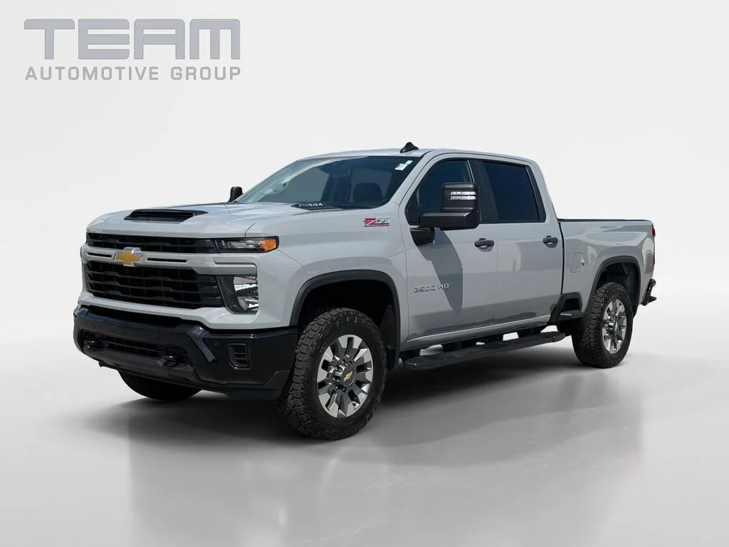 Used 2025 Slate Gray Metallic Chevrolet Custom image 3