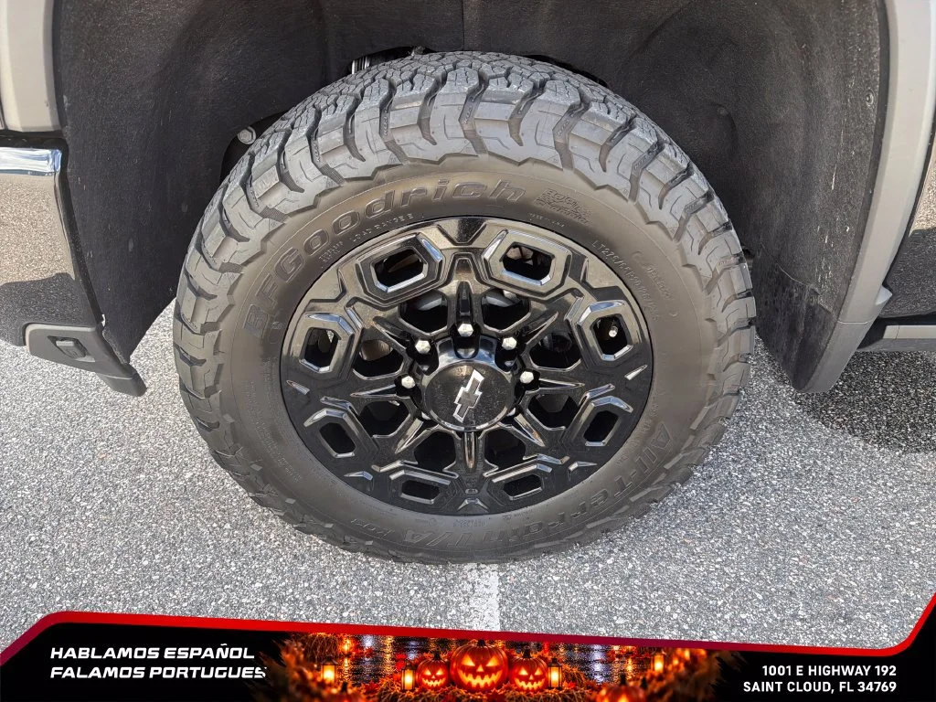 Used 2024 Black Chevrolet High Country image 10