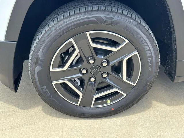 New 2026 White Jeep Laredo image 4