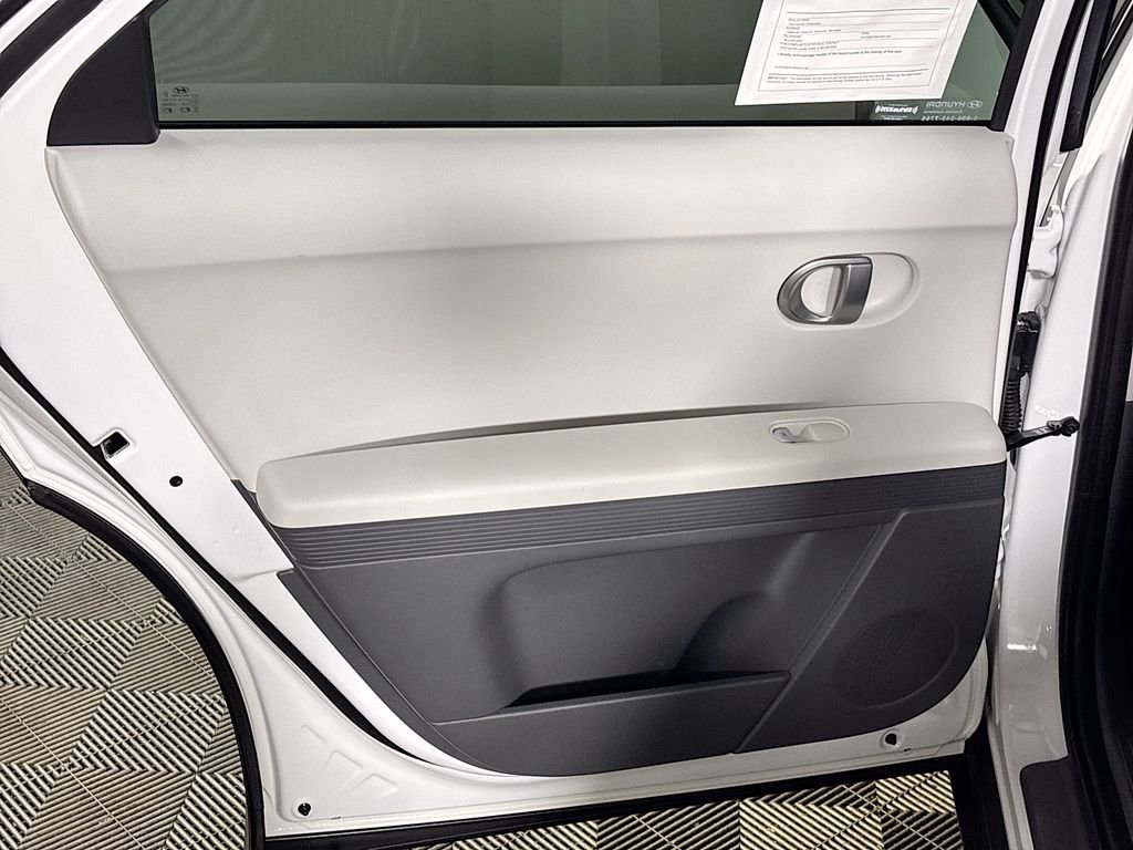 Used 2024 White Hyundai SEL image 19