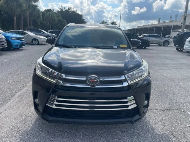 Used 2018 Midnight Black Metallic Toyota Limited image 6