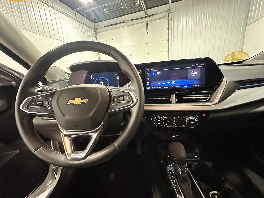 Used 2024 White Chevrolet LT image 35
