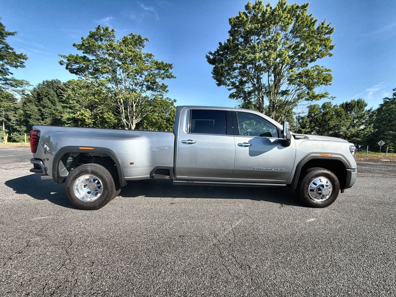 2026 GMC Sierra 3500HD Denali Ultimate - Photo 9