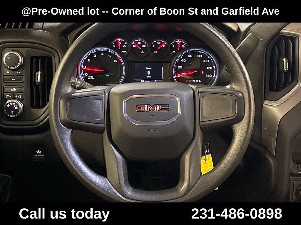 Used 2020 White GMC Base image 20