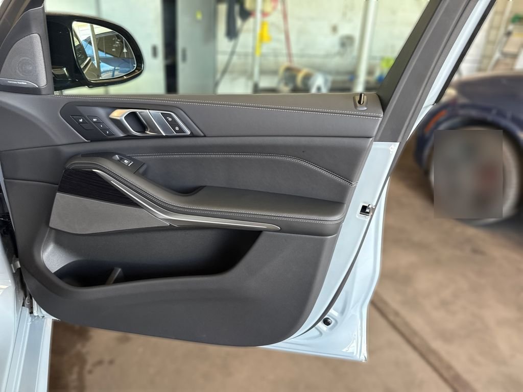 2026 BMW X7 M60i - Photo 27