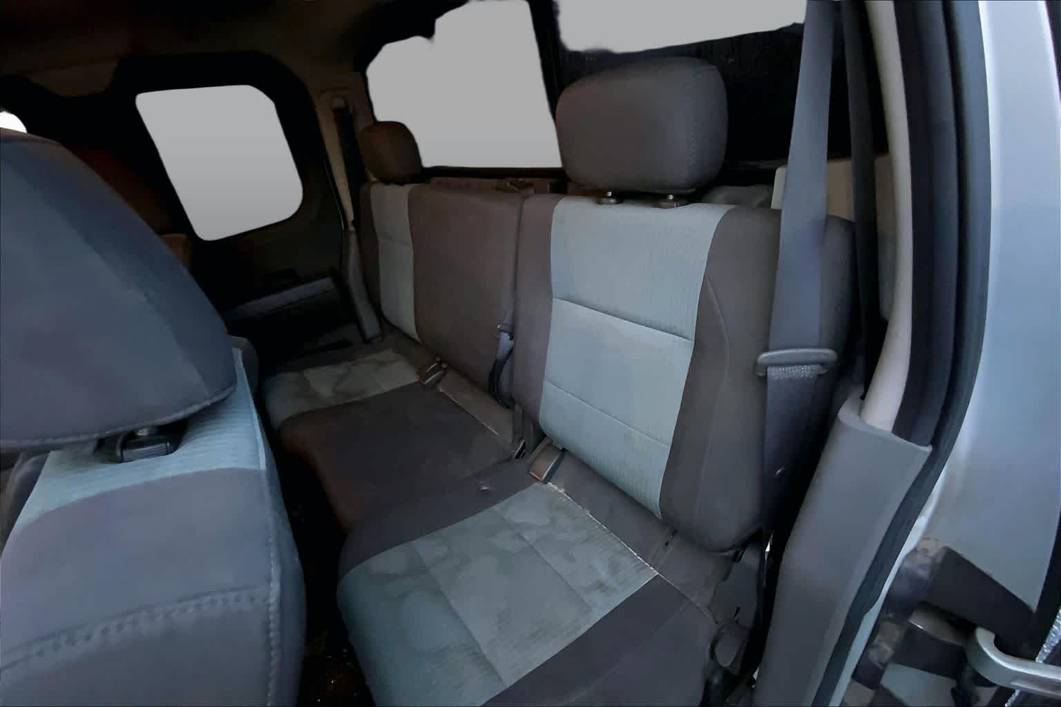 Used 2007 Radiant Silver Nissan SE image 14