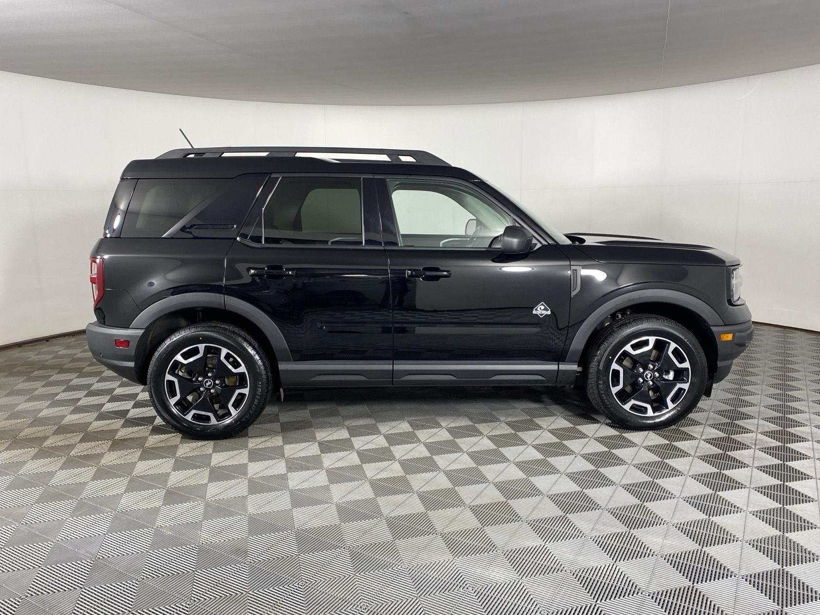 Used 2023 Shadow Black Ford Outer Banks image 18