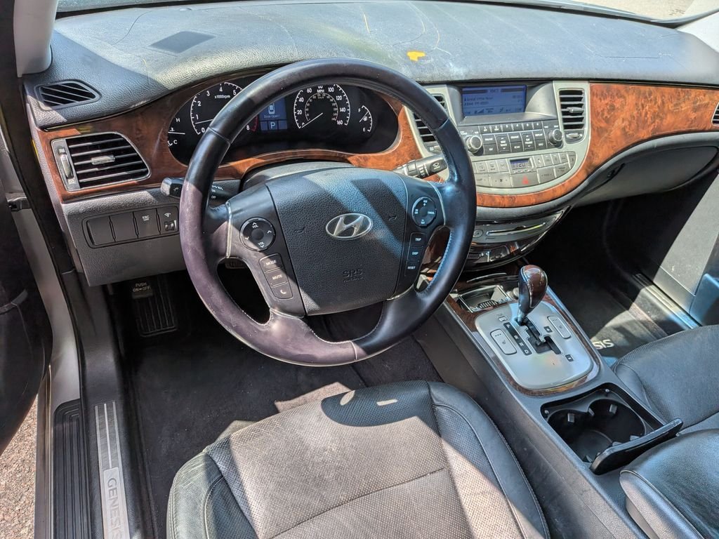 Used 2010 Gray Hyundai 3.8 image 12