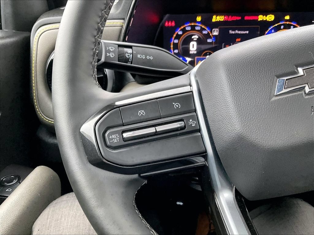 Used 2025 Black Chevrolet ZR2 image 23