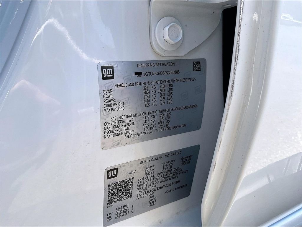 Used 2023 White GMC Elevation image 34