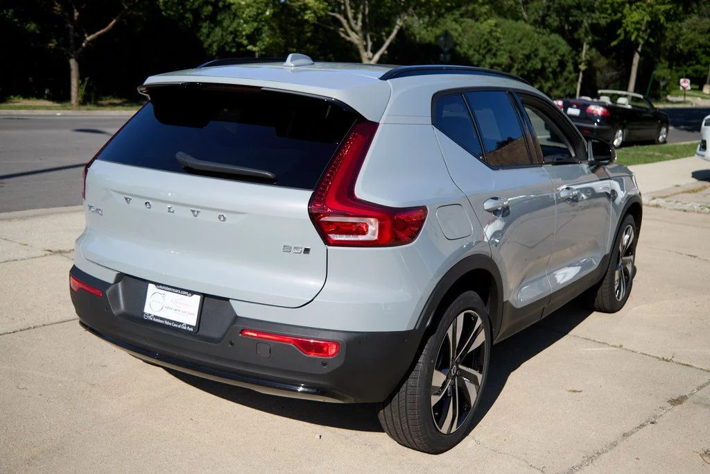 2026 Volvo XC40 Ultra - Photo 9