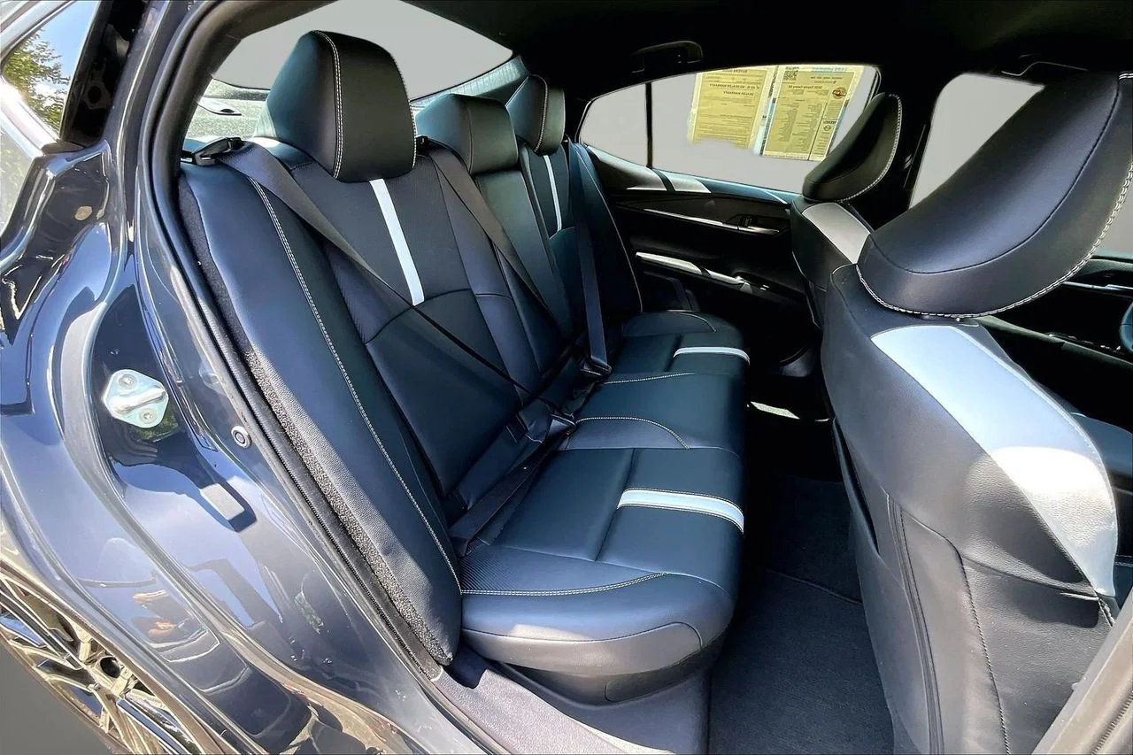 Used 2025  Toyota SE image 23