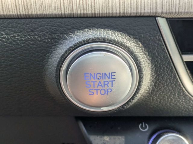 Used 2025 Blue Hyundai SEL image 32