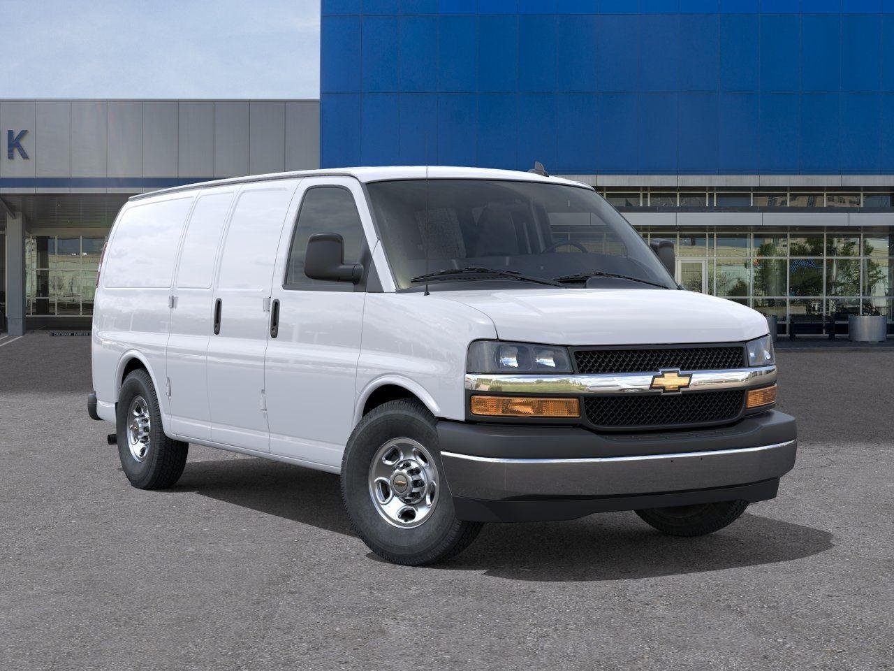 New 2026 Summit White Chevrolet WT image 7
