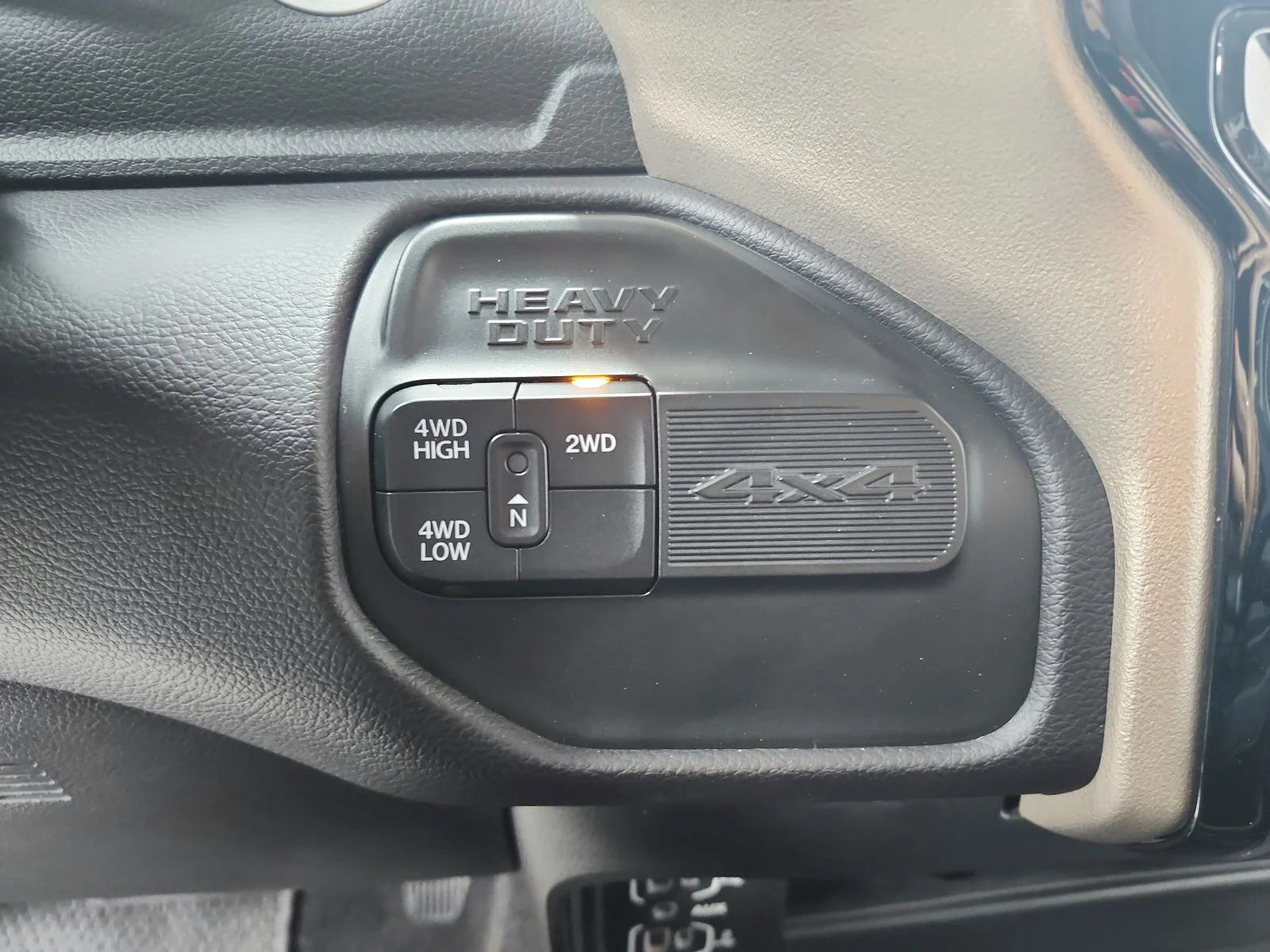 Used 2024 Silver Ram Laramie image 27