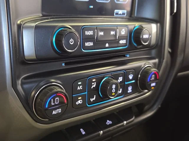Used 2018 GRAPHITE METALLIC Chevrolet LT image 21