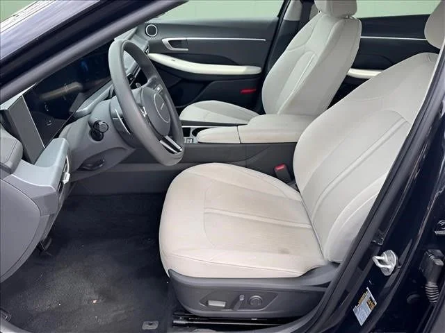 Used 2024 Blue Hyundai SEL image 6