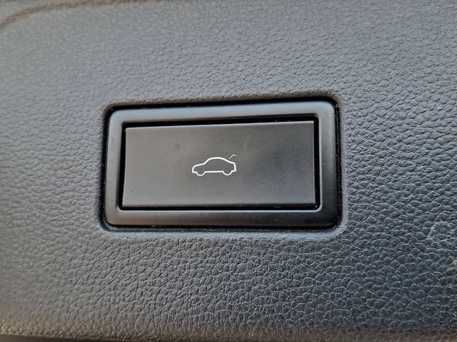 Used 2019 Gray Volkswagen 3.6L V6 SE w/Technology image 31
