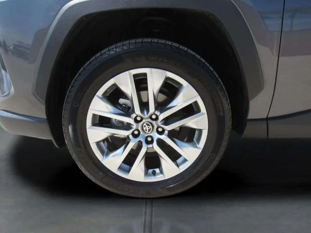 Used 2025 Magnetic Gray Metallic Toyota Limited image 4