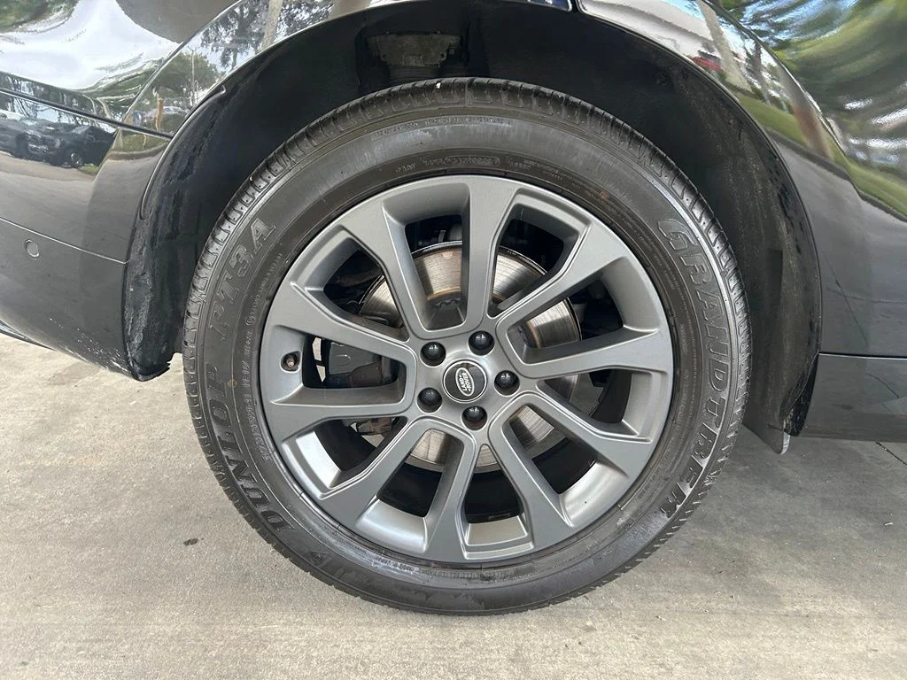 Used 2024 Black Land Rover Dynamic SE image 21