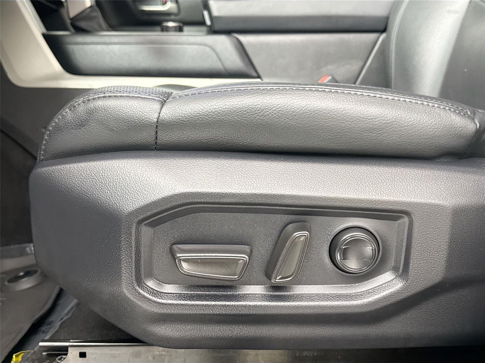 Used 2023 Midnight Black Metallic Toyota SR5 image 28