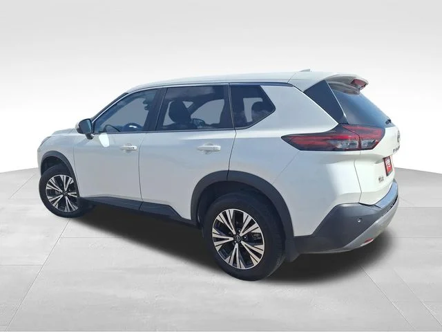 Used 2022 White Nissan SV image 6
