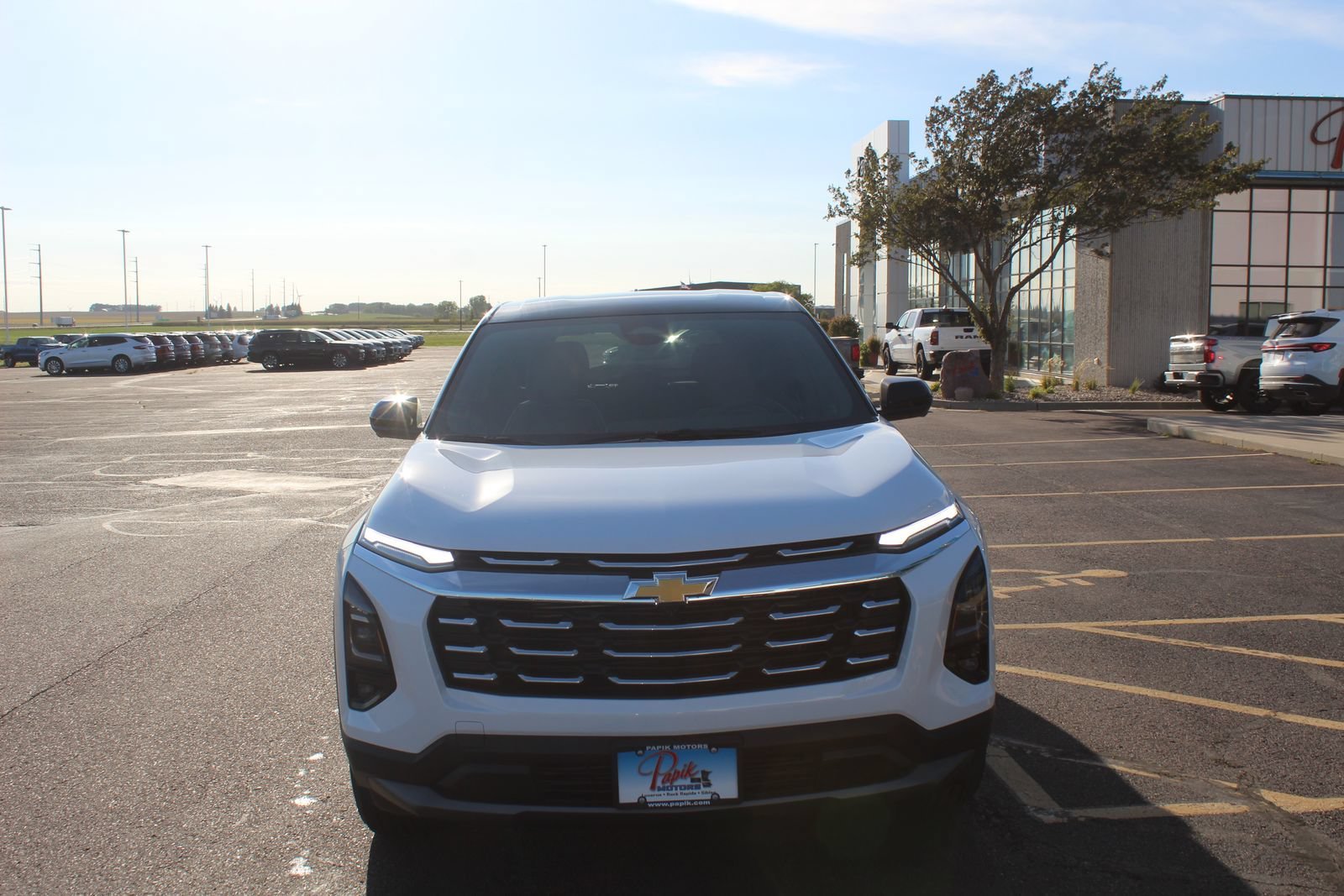 New 2027 Summit White Chevrolet LT image 6
