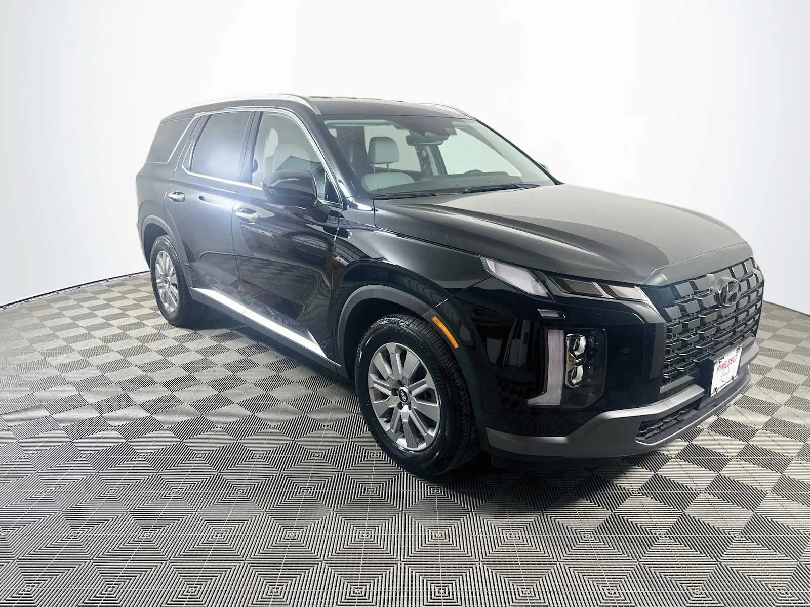 Used 2025 Abyss Black Pearl Hyundai SEL image 3