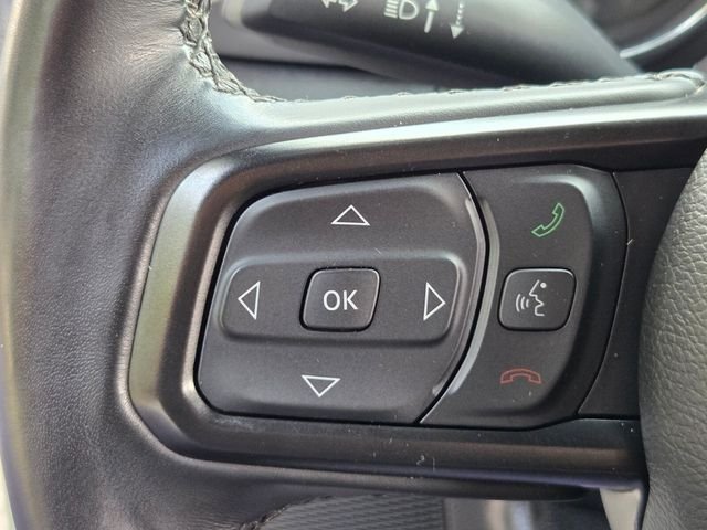 Used 2023  Jeep Sport S image 25