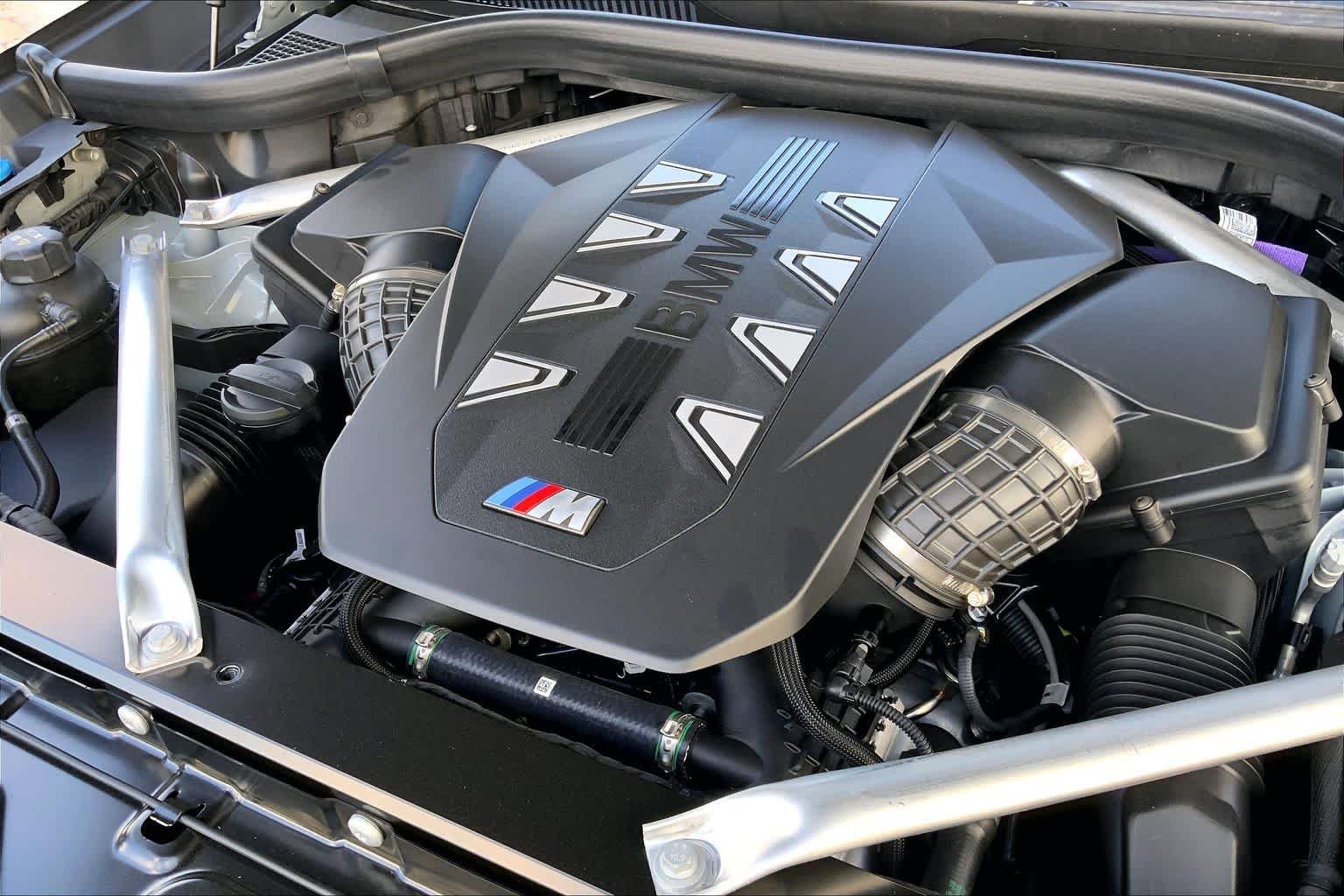 Used 2026 Brooklyn Grey Metallic BMW M60i image 17