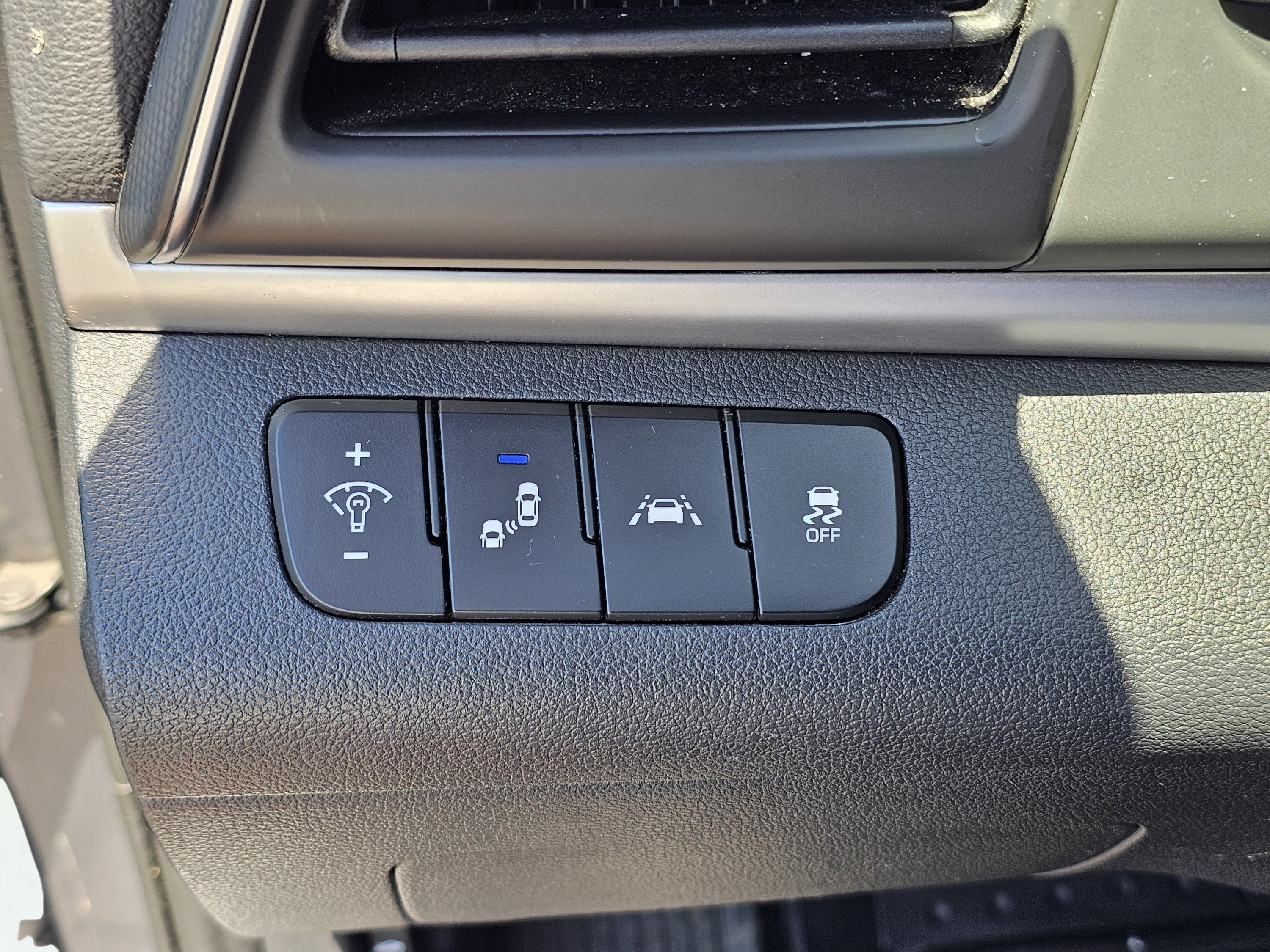 Used 2019 Machine Gray Hyundai SEL image 17