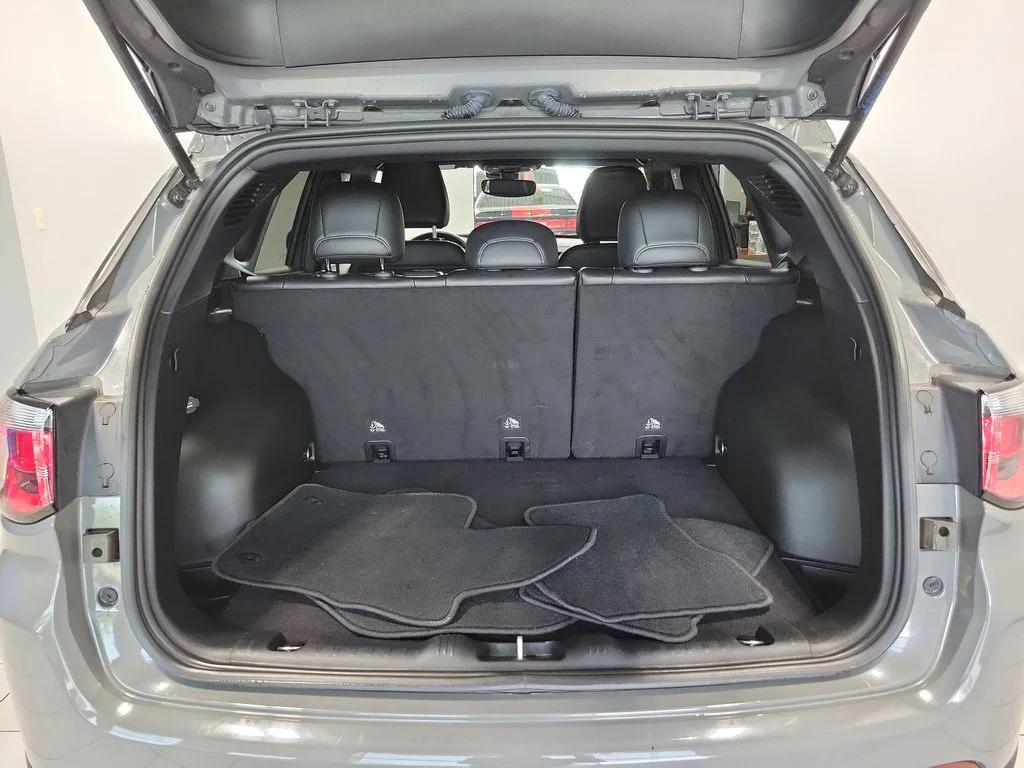 Certified Used 2023 Gray Jeep Latitude Lux image 14