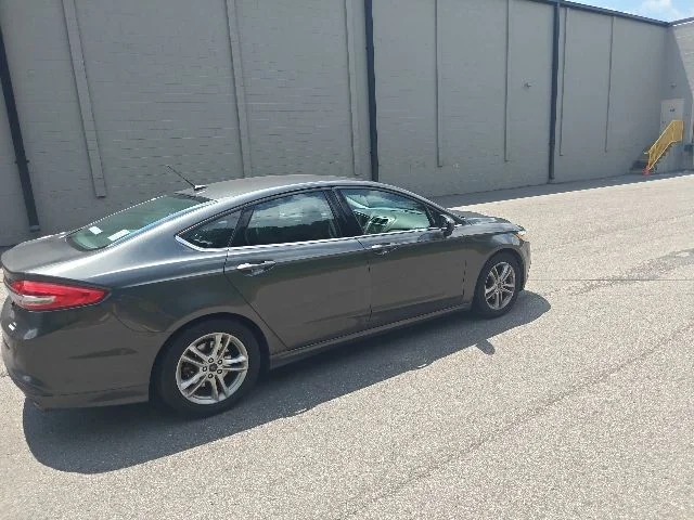 Used 2018 Magnetic Ford SE image 3