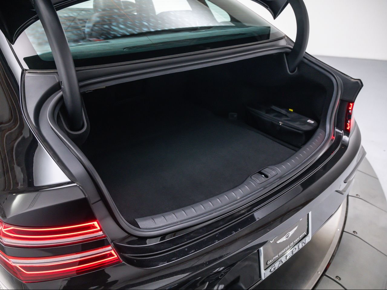 New 2026 Vik Black Genesis 3.5T SPORT PRESTIGE image 11