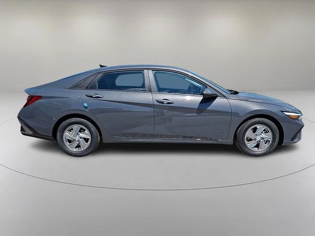 New 2026 Gray Hyundai SE image 8
