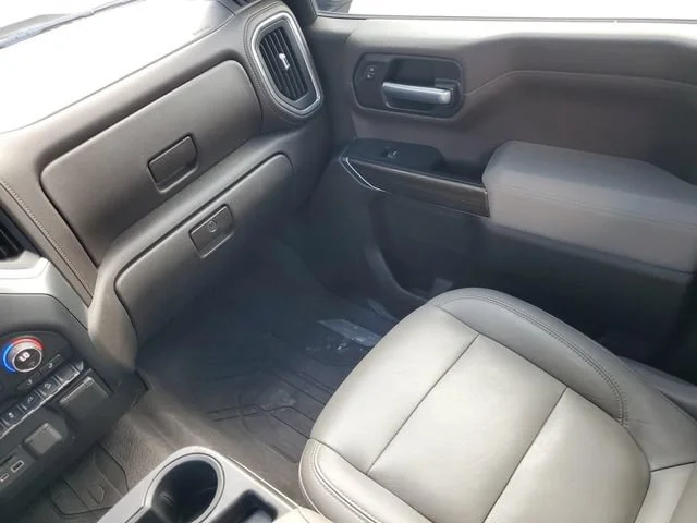 Used 2021 SILVER ICE METALLIC Chevrolet LT image 30