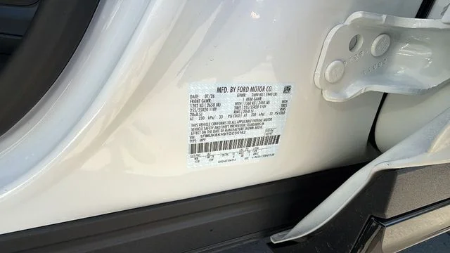 New 2026 Star White Metallic Tri-Coat Ford ST-Line image 33