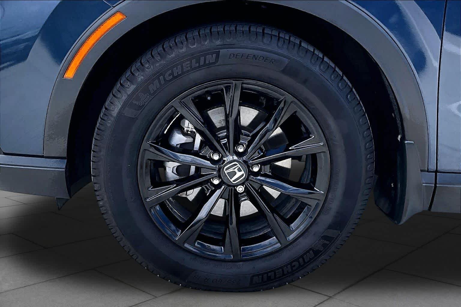 Used 2024 Canyon River Blue Metallic Honda Sport-L image 11