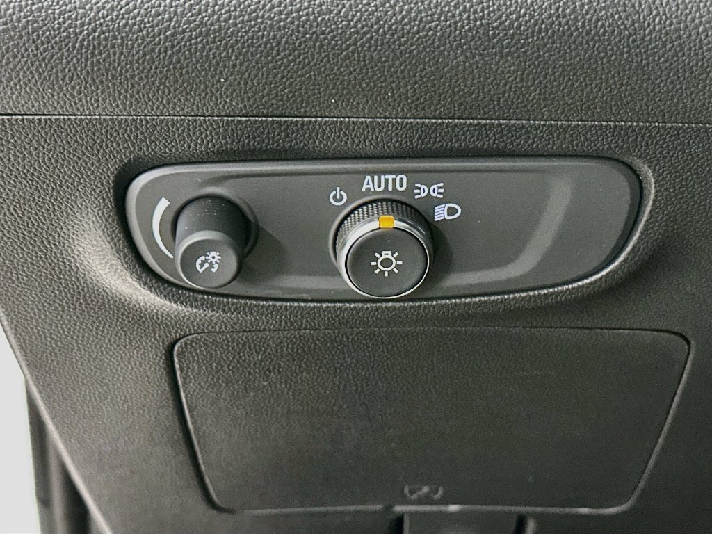 Used 2025 White Frost Buick Avenir image 11