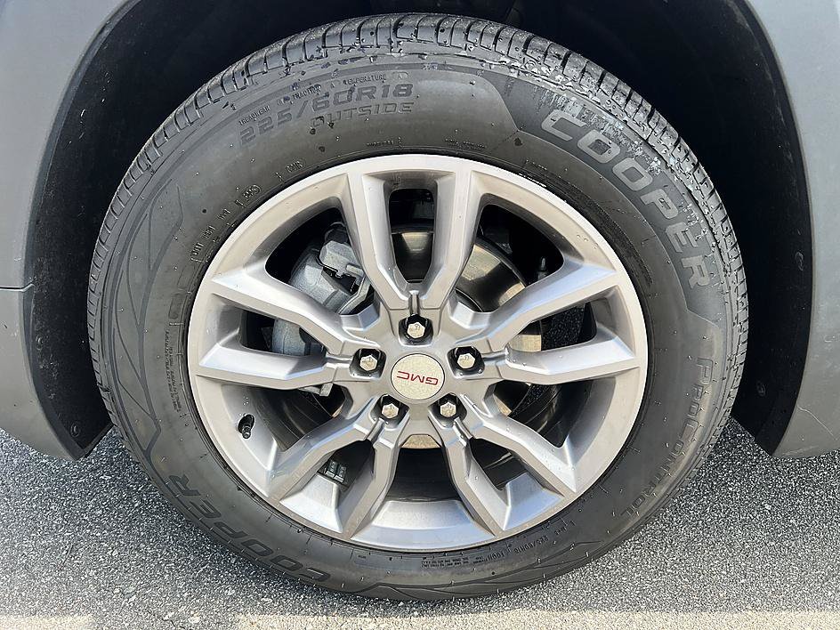 Used 2022 Marine Metallic GMC SLT image 8