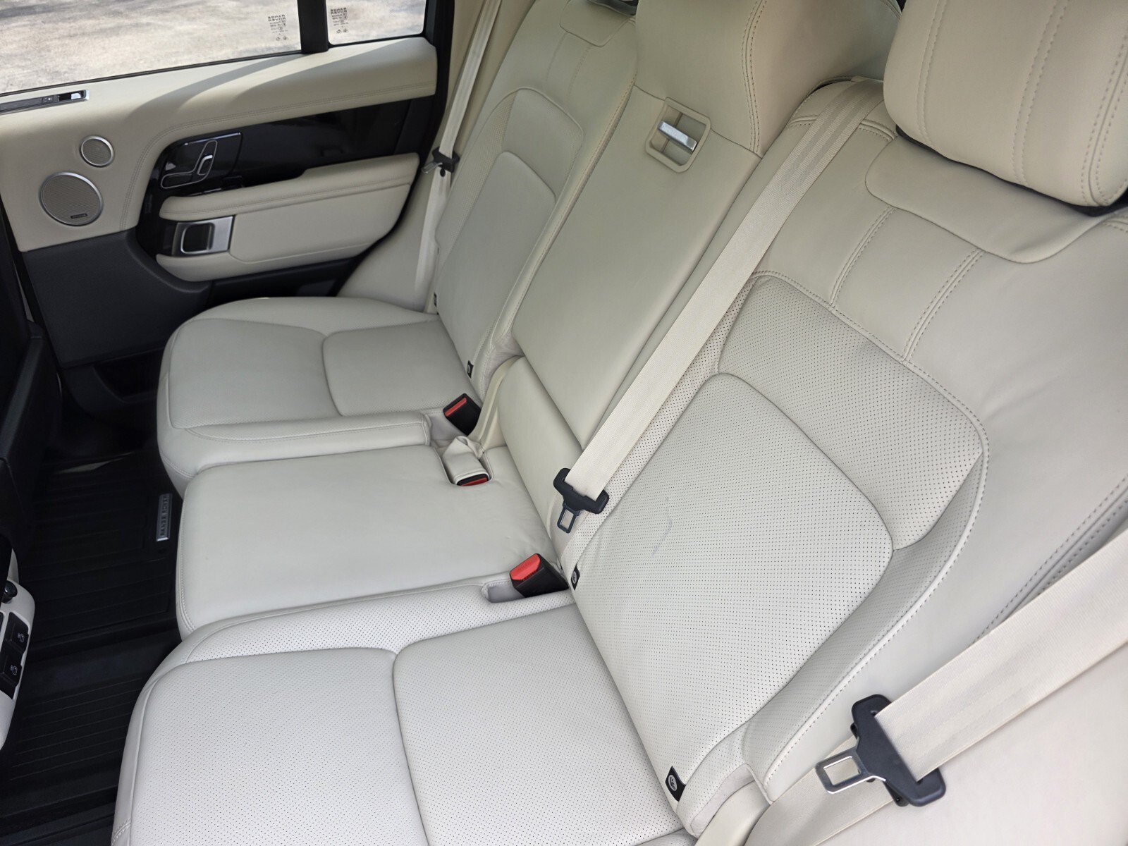 Used 2021 Santorini Black Metallic Land Rover P400 Westminster image 16
