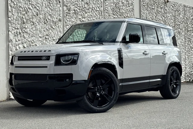 2026 Land Rover Defender X-Dynamic SE