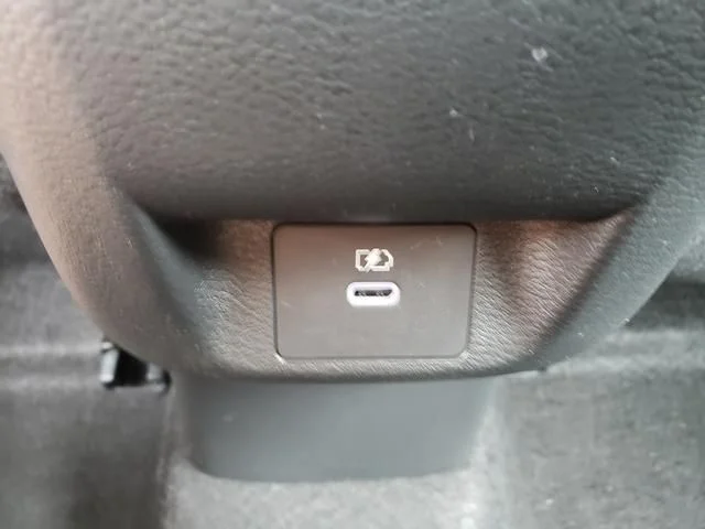 2025 Nissan Versa Sedan SV - Photo 14