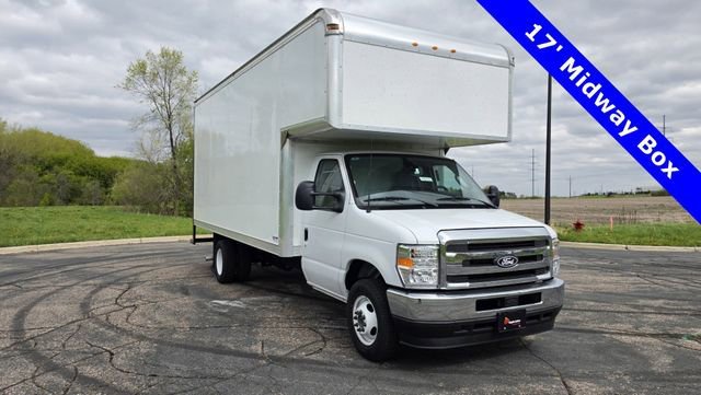 2026 Ford E-Series DRW E-450 Super Duty 176 in WB's photo