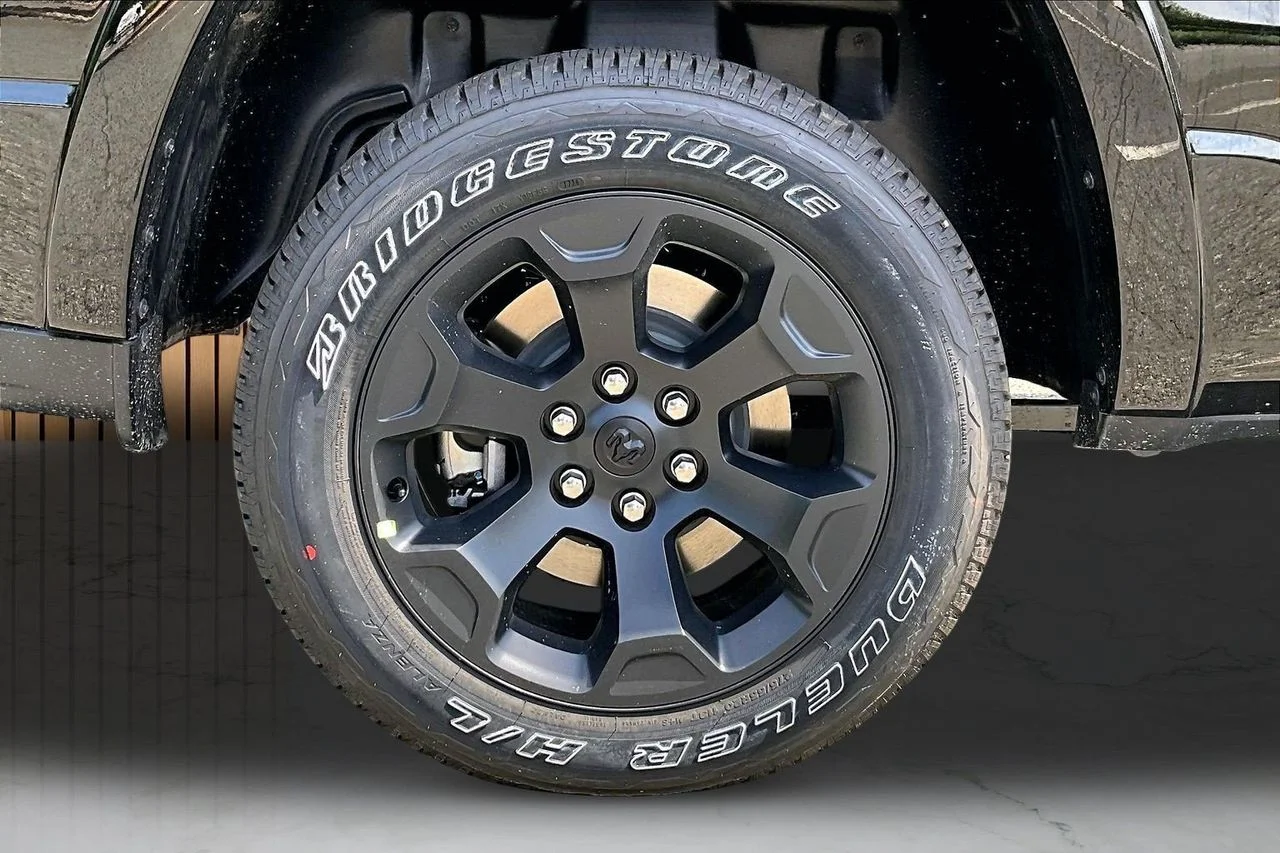 New 2026 Diamond Black Crystal Pearlcoat RAM Big Horn/Lone Star image 36